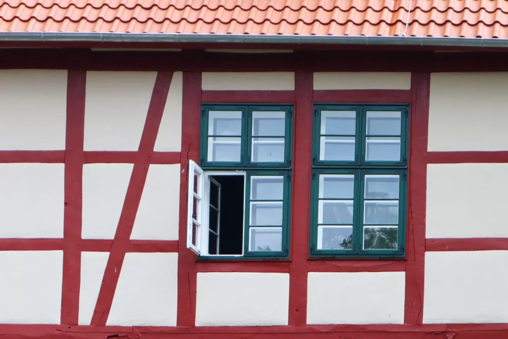 Nachbau historischer Eichenholzfenster in Baudenkmal aus Eigenfertigung